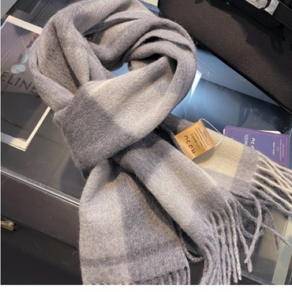 Gray Checkered Scarf
